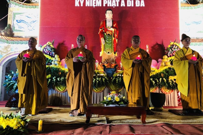 Candle Lighting Ritual to commemorate Amitabha’s Buddha at Dong Cao Pagoda – Thanh Hoa