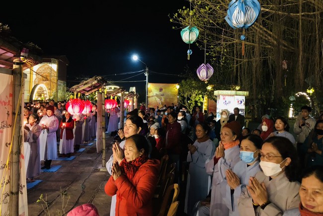Candle Lighting Ritual to commemorate Amitabha’s Buddha at Dong Cao Pagoda – Thanh Hoa