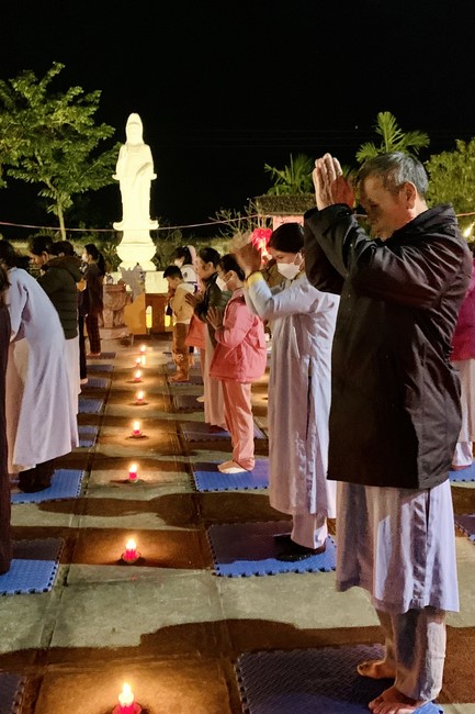 Candle Lighting Ritual to commemorate Amitabha’s Buddha at Dong Cao Pagoda – Thanh Hoa