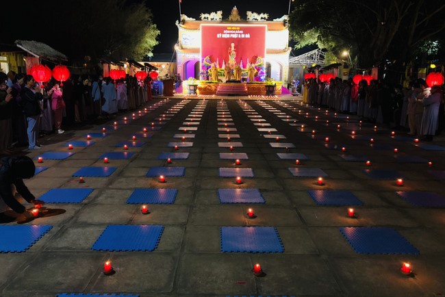 Candle Lighting Ritual to commemorate Amitabha’s Buddha at Dong Cao Pagoda – Thanh Hoa