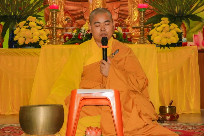 Chùa Bốn – Nghệ An: Lễ Hoa Đăng Kỷ Niệm Đức Phật A Di Đà