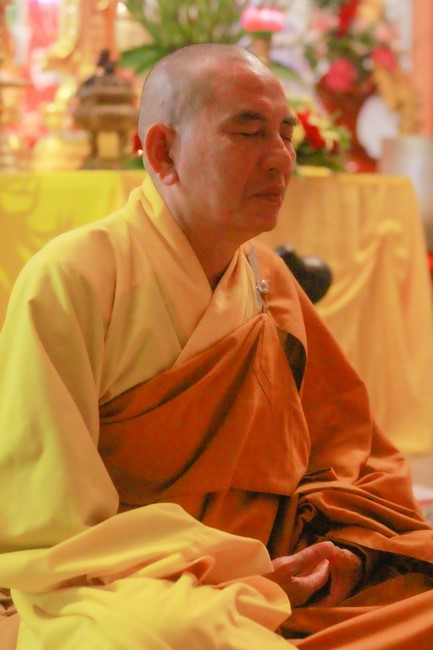 Chùa Bốn – Nghệ An: Lễ Hoa Đăng Kỷ Niệm Đức Phật A Di Đà