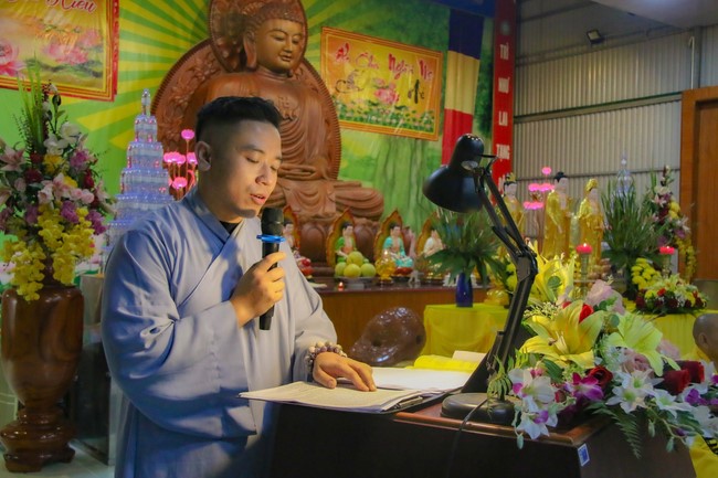 Chùa Bốn – Nghệ An: Lễ Hoa Đăng Kỷ Niệm Đức Phật A Di Đà