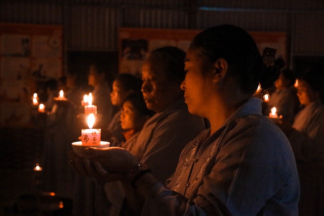 Chùa Bốn – Nghệ An: Lễ Hoa Đăng Kỷ Niệm Đức Phật A Di Đà