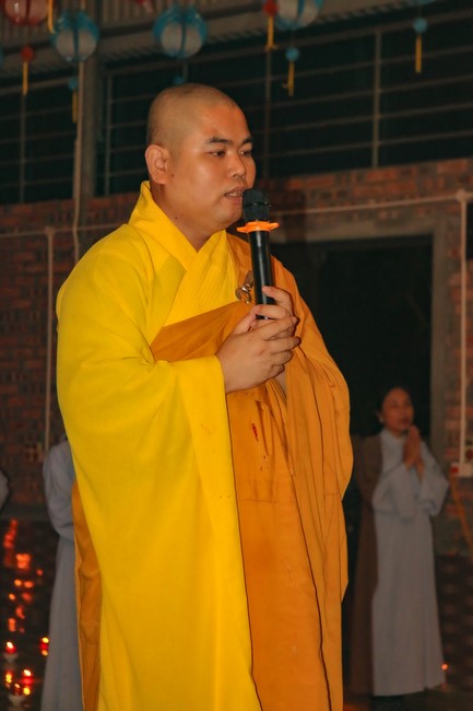 Chùa Bốn – Nghệ An: Lễ Hoa Đăng Kỷ Niệm Đức Phật A Di Đà