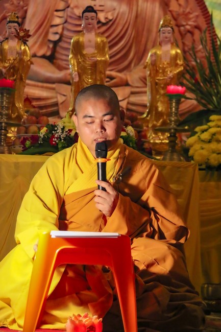 Chùa Bốn – Nghệ An: Lễ Hoa Đăng Kỷ Niệm Đức Phật A Di Đà