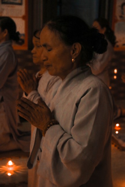 Chùa Bốn – Nghệ An: Lễ Hoa Đăng Kỷ Niệm Đức Phật A Di Đà