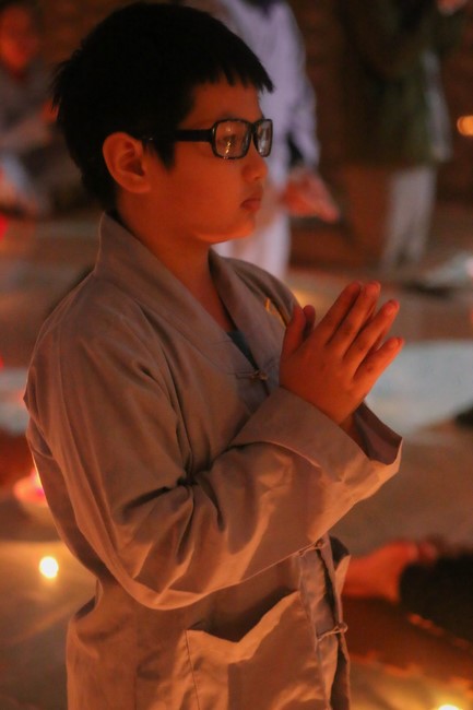 Chùa Bốn – Nghệ An: Lễ Hoa Đăng Kỷ Niệm Đức Phật A Di Đà