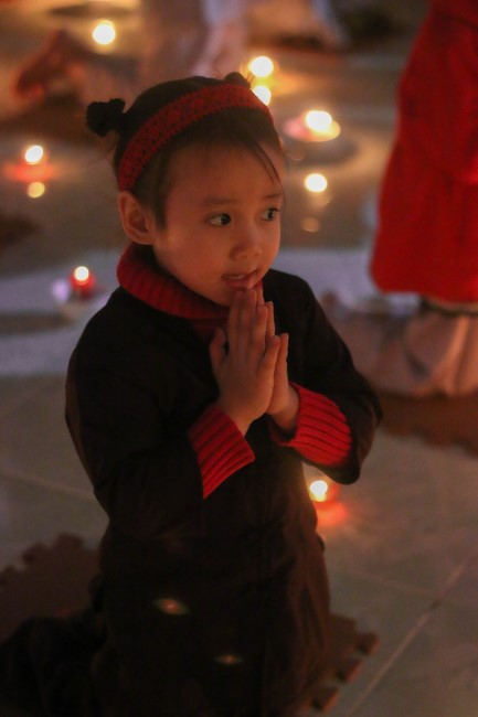 Chùa Bốn – Nghệ An: Lễ Hoa Đăng Kỷ Niệm Đức Phật A Di Đà