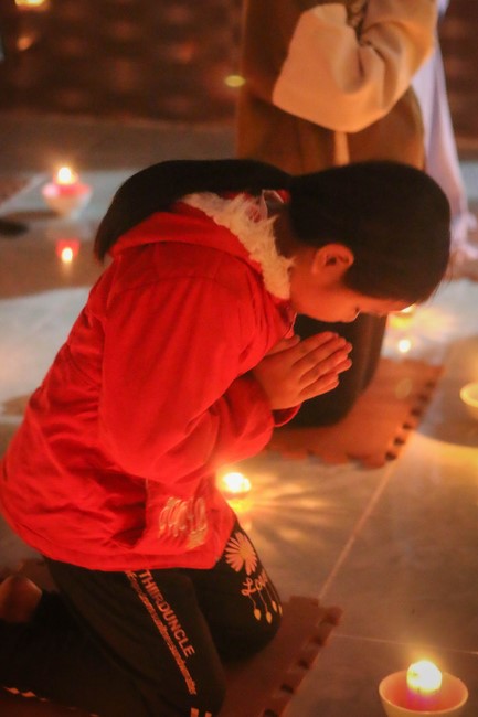 Chùa Bốn – Nghệ An: Lễ Hoa Đăng Kỷ Niệm Đức Phật A Di Đà