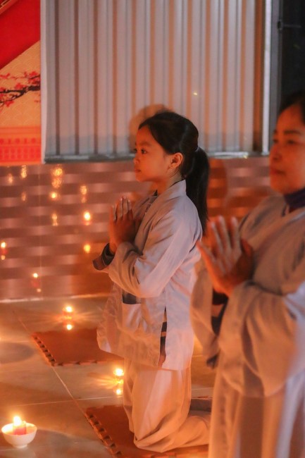 Chùa Bốn – Nghệ An: Lễ Hoa Đăng Kỷ Niệm Đức Phật A Di Đà