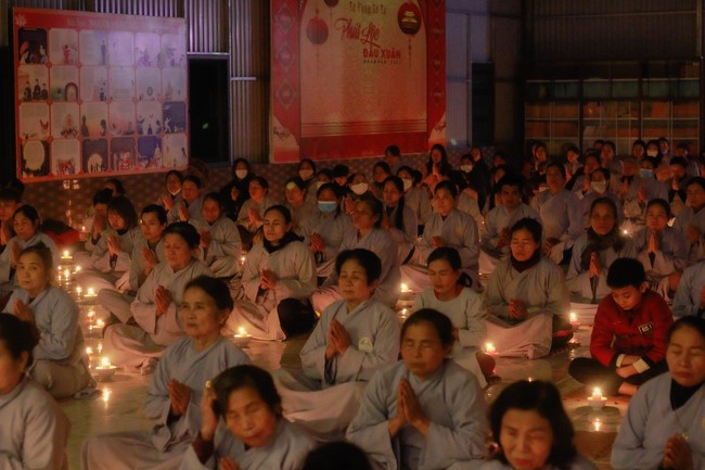 Chùa Bốn – Nghệ An: Lễ Hoa Đăng Kỷ Niệm Đức Phật A Di Đà