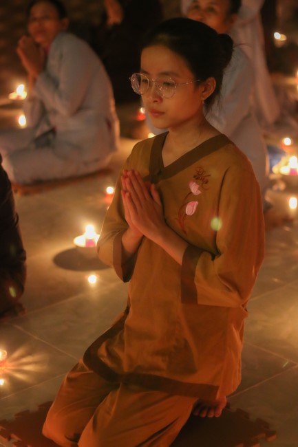 Chùa Bốn – Nghệ An: Lễ Hoa Đăng Kỷ Niệm Đức Phật A Di Đà