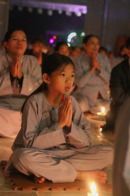 Chùa Bốn – Nghệ An: Lễ Hoa Đăng Kỷ Niệm Đức Phật A Di Đà