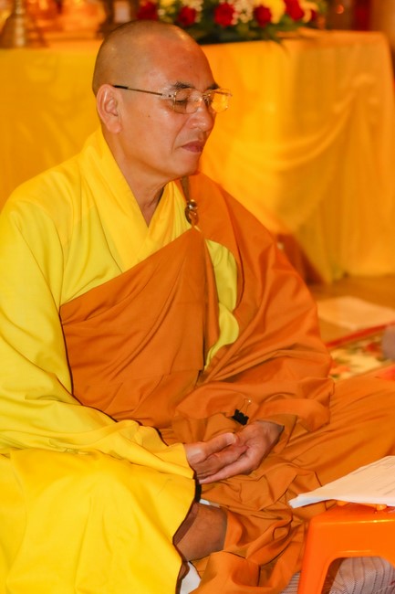 Chùa Bốn – Nghệ An: Lễ Hoa Đăng Kỷ Niệm Đức Phật A Di Đà