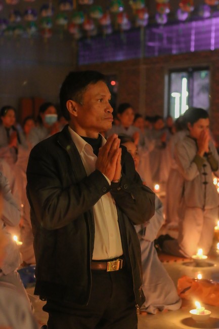 Chùa Bốn – Nghệ An: Lễ Hoa Đăng Kỷ Niệm Đức Phật A Di Đà