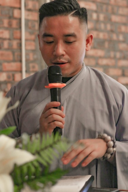 Chùa Bốn – Nghệ An: Lễ Hoa Đăng Kỷ Niệm Đức Phật A Di Đà