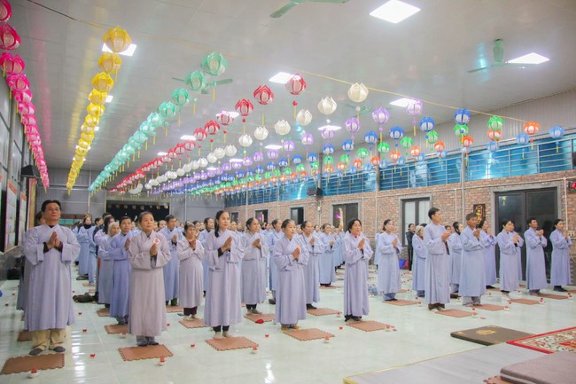 Chùa Bốn – Nghệ An: Lễ Hoa Đăng Kỷ Niệm Đức Phật A Di Đà