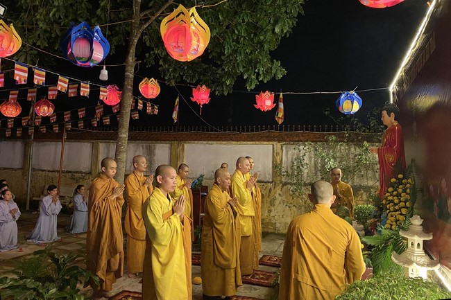 Lantern Candle Lighting Ceremony to commemorate Amitabha Buddha at Nhat Phap pagoda, Dong Nai