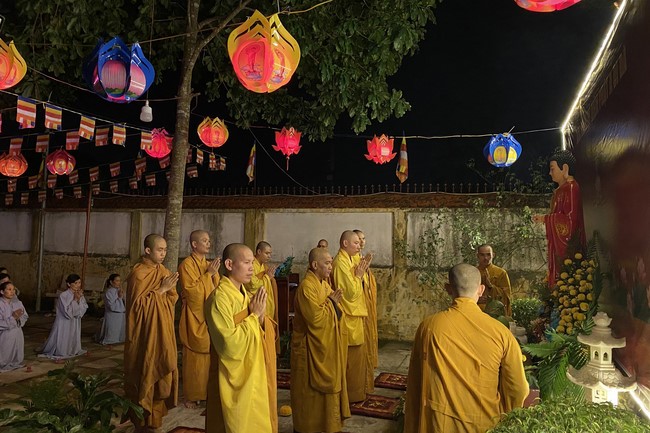 Lantern Candle Lighting Ceremony to commemorate Amitabha Buddha at Nhat Phap pagoda, Dong Nai