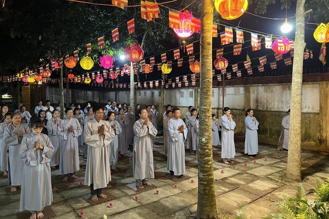 Lantern Candle Lighting Ceremony to commemorate Amitabha Buddha at Nhat Phap pagoda, Dong Nai