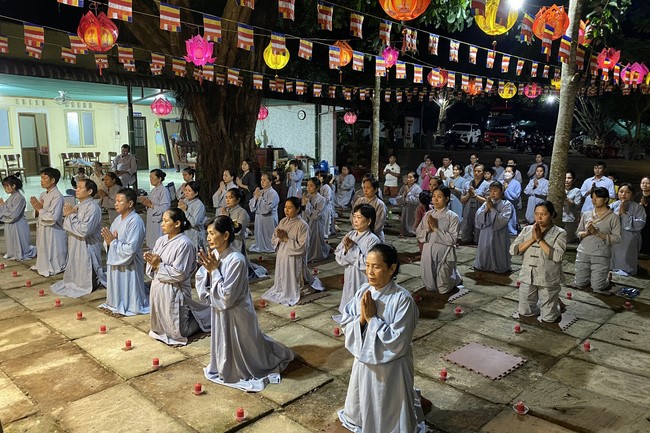 Lantern Candle Lighting Ceremony to commemorate Amitabha Buddha at Nhat Phap pagoda, Dong Nai