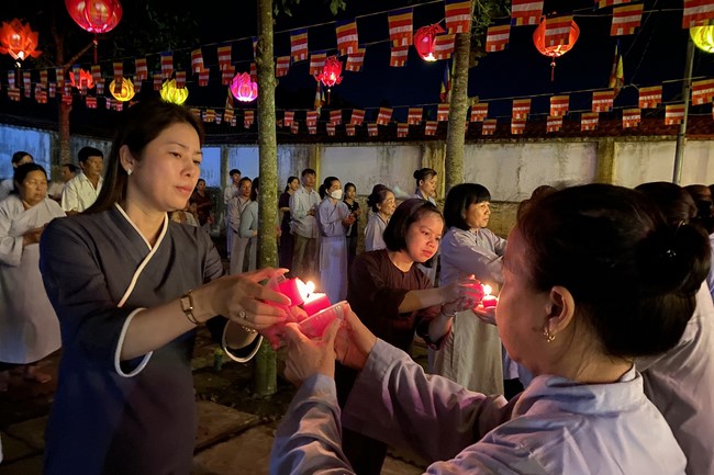 Lantern Candle Lighting Ceremony to commemorate Amitabha Buddha at Nhat Phap pagoda, Dong Nai