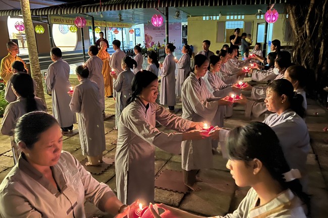 Lantern Candle Lighting Ceremony to commemorate Amitabha Buddha at Nhat Phap pagoda, Dong Nai