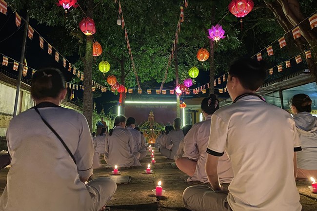 Lantern Candle Lighting Ceremony to commemorate Amitabha Buddha at Nhat Phap pagoda, Dong Nai