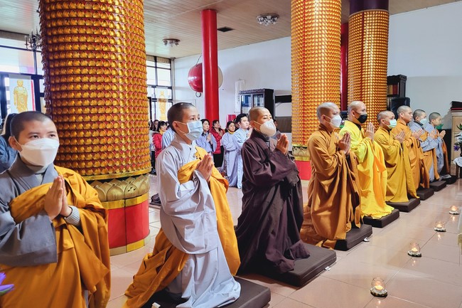 Candle Lighting Ritual to commemorate Amitabha’s Buddha at Ling Yin Temple in Taiwan