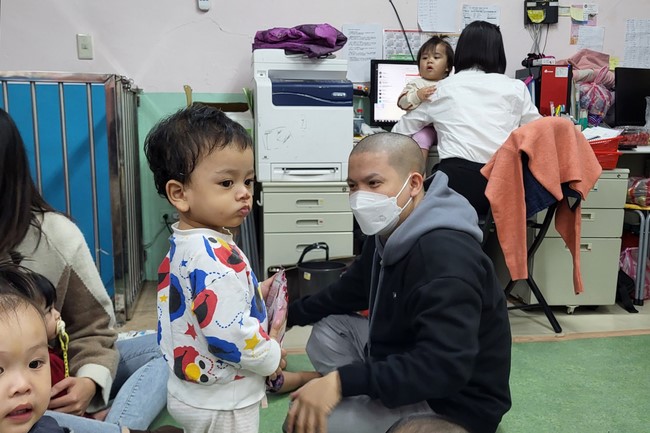 Candle Lighting Ritual to commemorate Amitabha’s Buddha at Ling Yin Temple in Taiwan