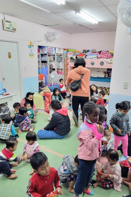 Candle Lighting Ritual to commemorate Amitabha’s Buddha at Ling Yin Temple in Taiwan
