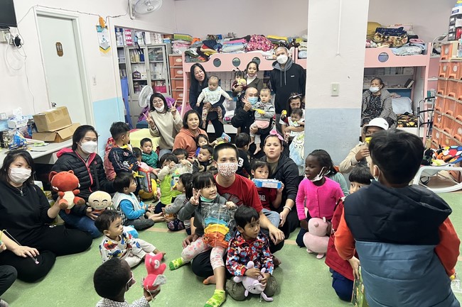 Candle Lighting Ritual to commemorate Amitabha’s Buddha at Ling Yin Temple in Taiwan