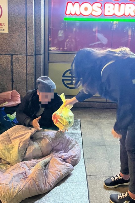Candle Lighting Ritual to commemorate Amitabha’s Buddha at Ling Yin Temple in Taiwan