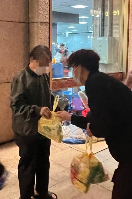 Candle Lighting Ritual to commemorate Amitabha’s Buddha at Ling Yin Temple in Taiwan