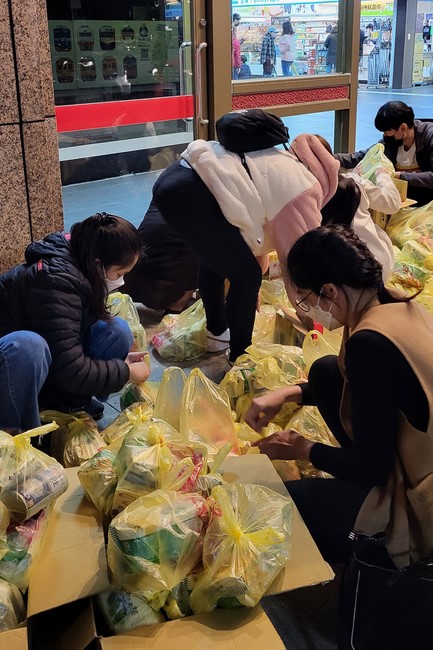 Candle Lighting Ritual to commemorate Amitabha’s Buddha at Ling Yin Temple in Taiwan