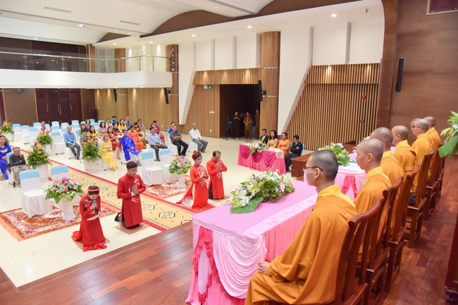Wedding Ceremony at the pagoda