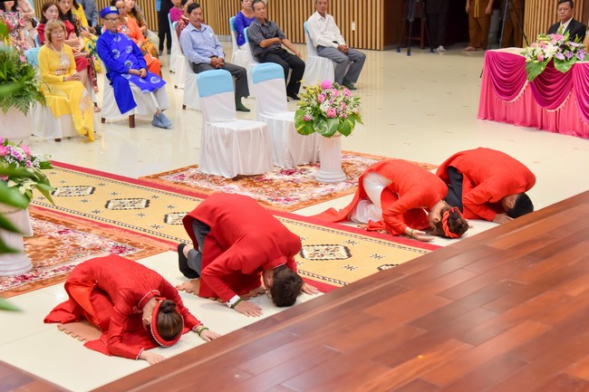 Wedding Ceremony at the pagoda
