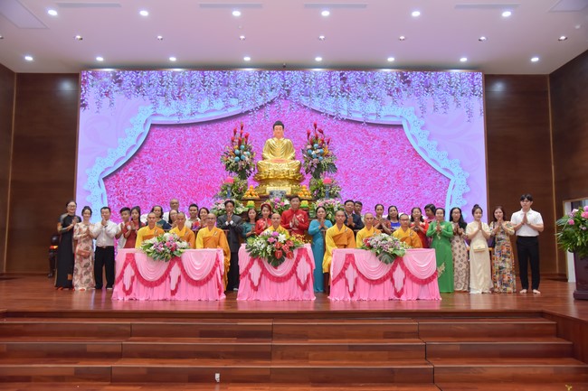 Wedding Ceremony at the pagoda