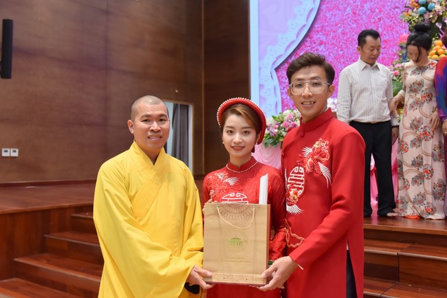 Wedding Ceremony at the pagoda