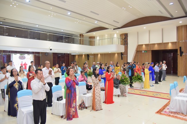 Wedding Ceremony at the pagoda