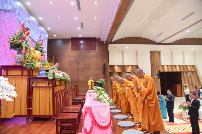 Wedding Ceremony at the pagoda