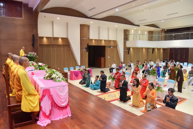 Wedding Ceremony at the pagoda
