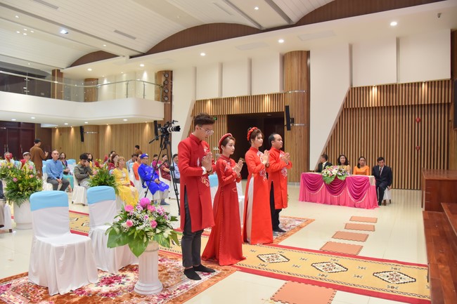 Wedding Ceremony at the pagoda