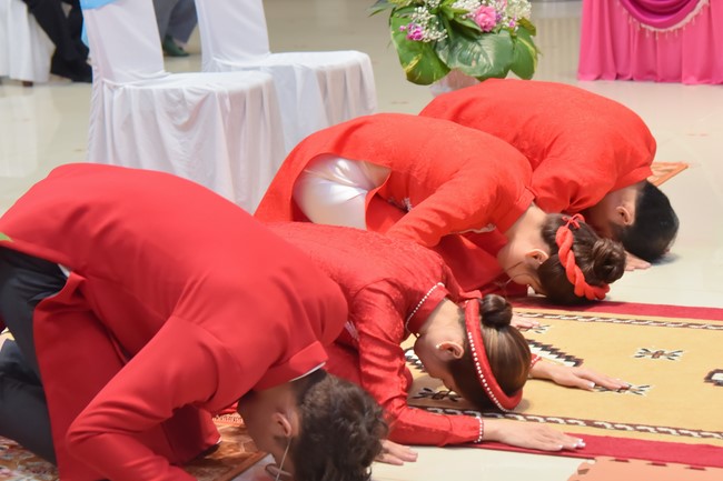 Wedding Ceremony at the pagoda