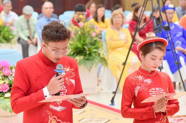 Wedding Ceremony at the pagoda