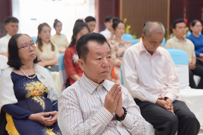 Wedding Ceremony at the pagoda