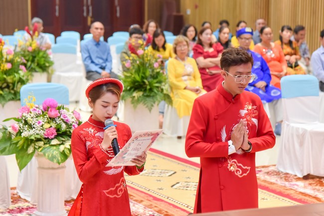 Wedding Ceremony at the pagoda