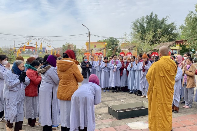 One - Day Retreat at Dong Cao pagoda