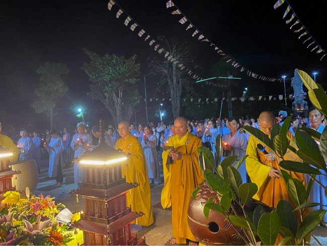 Candle Lighting Ritual to commemorate Amitabha’s Buddha at Suoi Phap Pagoda, Tay Ninh